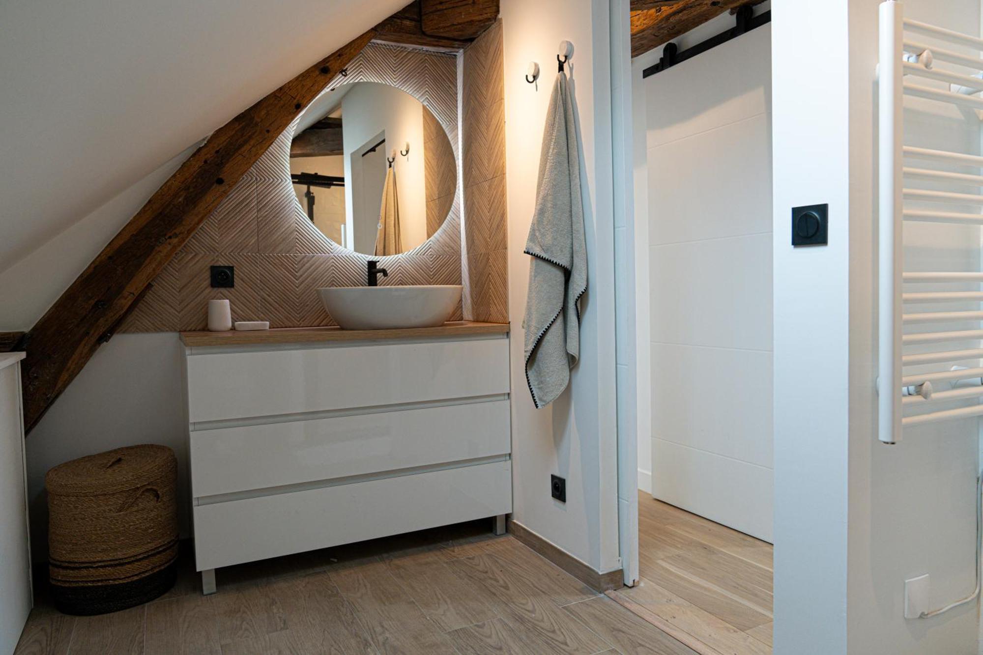 Velvet - Best Keys - Maison Duplex Elegante - Plein Centre Ville - Deco Minimaliste & Cosy - Literie Haut De Gamme - 2 Chambres Separees - Lit Queen Size & 1 Canape Convertible - Smart Tv - Wifi Fibre - Check-In Autonome Sens Buitenkant foto